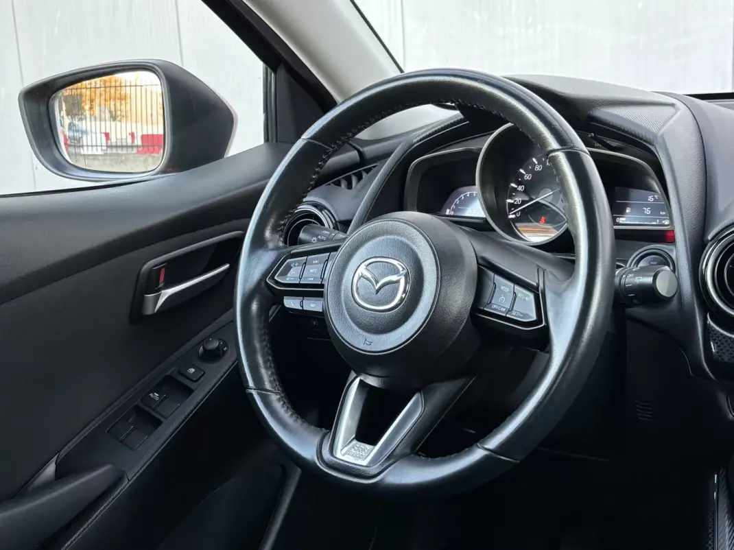 Mazda 2 2019 - 13900 EUR, 81000 km - AUTO.MOTO.pt - 81000km - foto 14 de 35