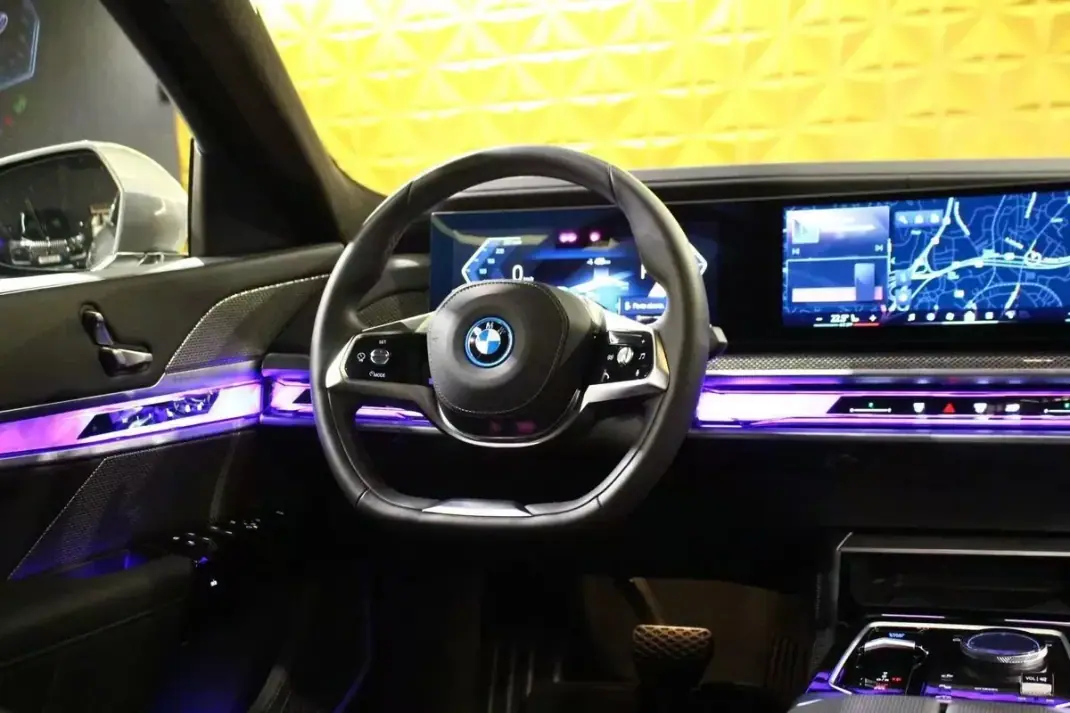 BMW i7 2024 - 84900 EUR, 4400 km - AUTO.MOTO.pt - 4400km - foto 14 de 50