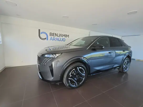 Peugeot E-3008 73 kWh GT 2025 Elétrico — 12 706 km Peugeot E-3008 73 kWh GT 2025 Elétrico