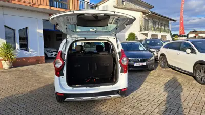 Dacia Lodgy 2021 - 15900 EUR, 130712 km - AUTO.MOTO.pt - 130712km - foto 5 de 32