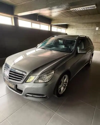 Mercedes-Benz E 250 2010 - 13400 EUR, 252500 km - AUTO.MOTO.pt - 252500km - foto 3 de 12
