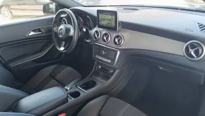 Mercedes-Benz CLA 220 2017 - 26900 EUR, 106416 km - AUTO.MOTO.pt - 106416km - foto 14 de 23