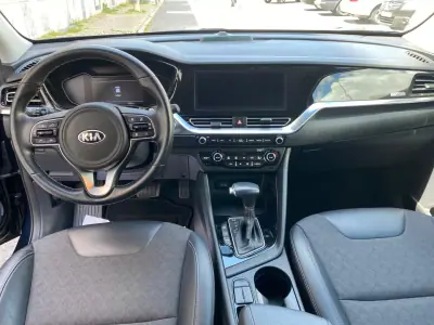 Kia Niro 2019 - 17250 EUR, 15900 km - AUTO.MOTO.pt - 15900km - foto 8 de 17