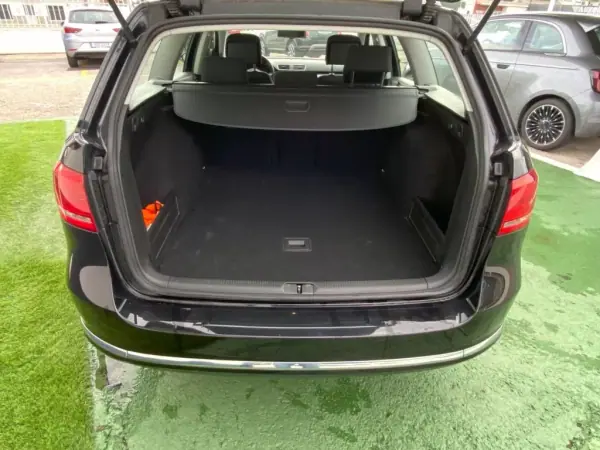 Volkswagen Passat Variant 2014 - 14500 EUR, 144381 km - AUTO.MOTO.pt - 144381km - foto 14 de 15