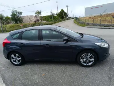 Ford Focus 2014 - 9900 EUR, 168000 km - AUTO.MOTO.pt - 168000km - foto 7 de 21