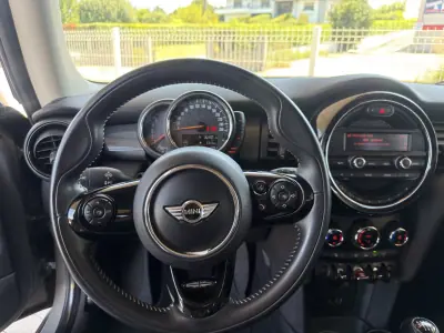 MINI Cooper 2017 - 12500 EUR, 173200 km - AUTO.MOTO.pt - 173200km - foto 21 de 25