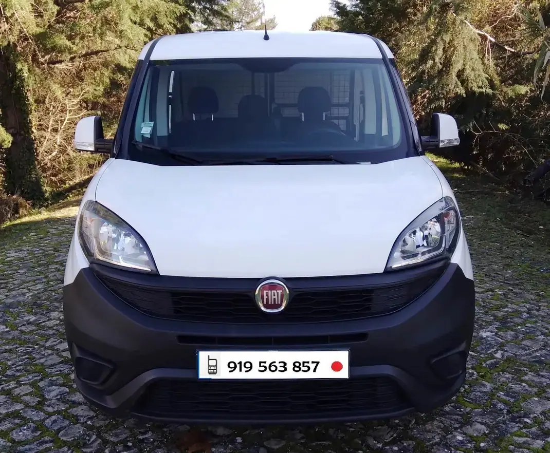 Fiat DOBLO CARGO 1.3 M-JET EASY 3 Lugares 2018 - 9250 EUR, 196000 km - AUTO.MOTO.pt - 196000km - foto 2 de 12