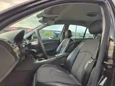 Mercedes-Benz E 220 2003 - 4900 EUR, 490000 km - AUTO.MOTO.pt - 490000km - foto 12 de 16