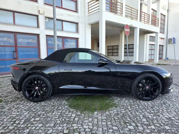 Jaguar F-Type 2022 - 67450 EUR, 11000 km - AUTO.MOTO.pt - 11000km - foto 2 de 19