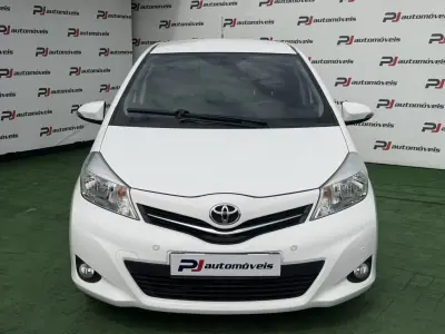 Toyota Yaris 2014 - 10990 EUR, 149000 km - AUTO.MOTO.pt - 149000km - foto 3 de 19