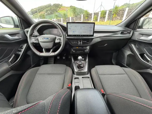 Ford Focus 2024 - 22490 EUR, 35103 km - AUTO.MOTO.pt - 35103km - foto 12 de 14