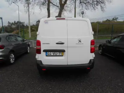 Peugeot Expert 2018 - 21000 EUR, 106600 km - AUTO.MOTO.pt - 106600km - foto 6 de 13