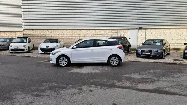 Hyundai i20 2018 - 9980 EUR, 134296 km - AUTO.MOTO.pt - 134296km - foto 23 de 43