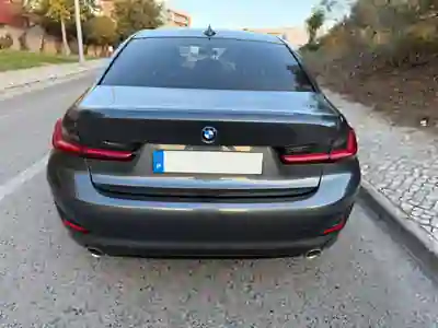 BMW 320 2021 — foto 4 de 8