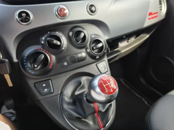 Fiat 500 2014 - 10750 EUR, 141000 km - AUTO.MOTO.pt - 141000km - foto 5 de 15
