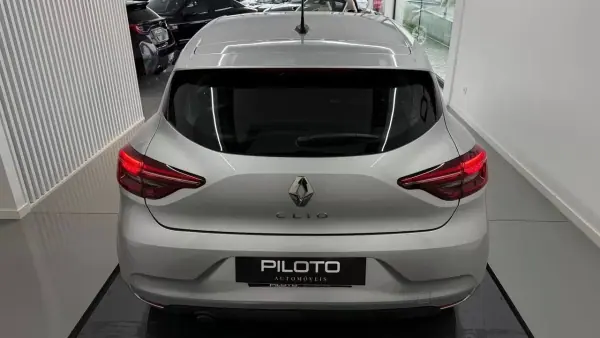 Renault Clio 2022 - 14900 EUR, 136243 km - AUTO.MOTO.pt - 136243km - foto 7 de 30