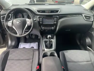 Nissan Qashqai 2017 - 16900 EUR, 127274 km - AUTO.MOTO.pt - 127274km - foto 5 de 26