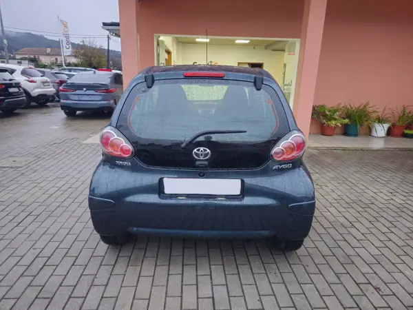 Toyota Aygo 2011 - 5990 EUR, 169000 km - AUTO.MOTO.pt - 169000km - foto 5 de 11