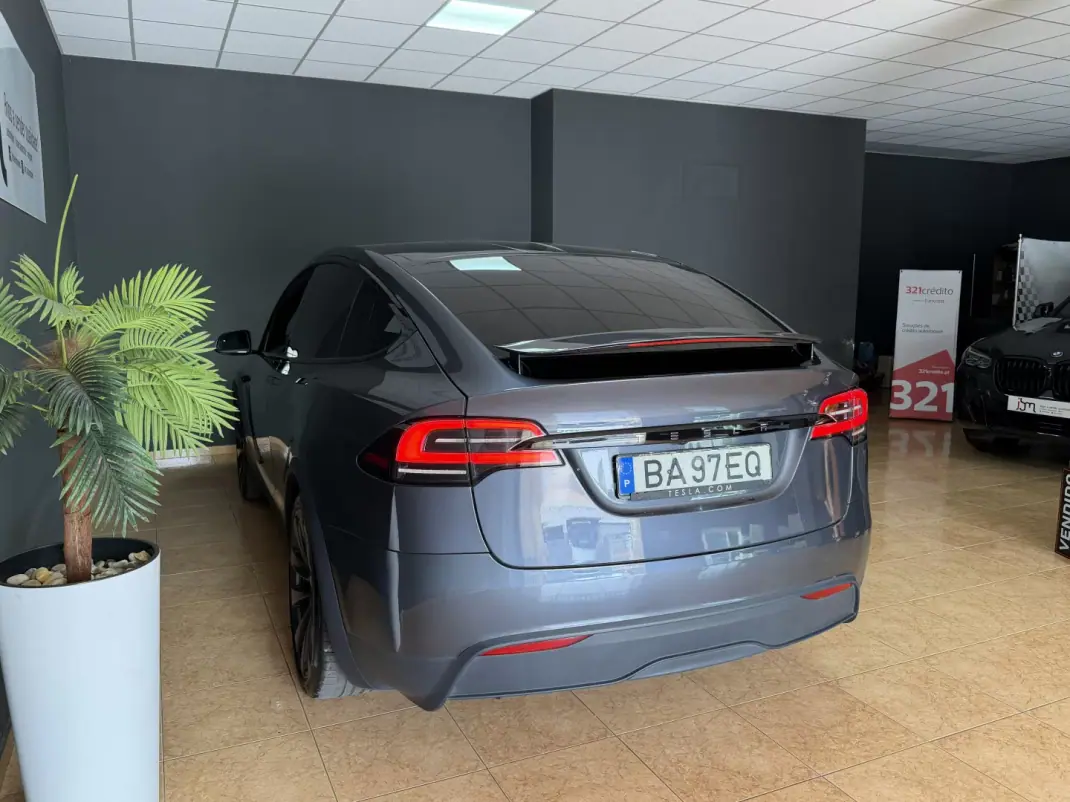 Tesla Model X 2023 - 75000 EUR, 99874 km - AUTO.MOTO.pt - 99874km - foto 4 de 14