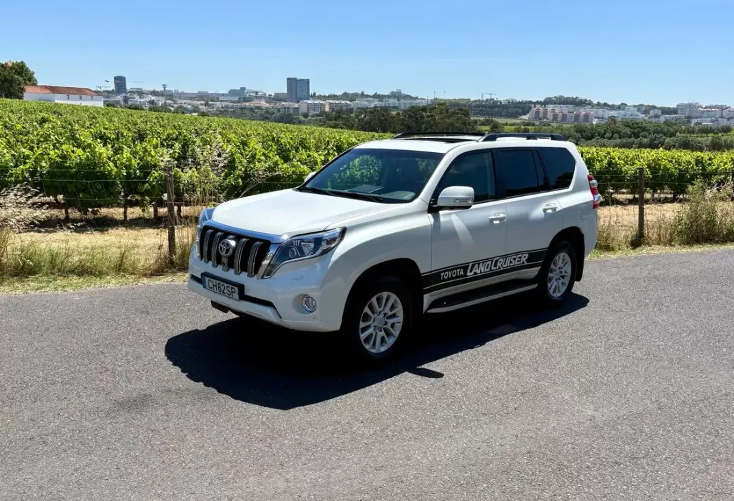 Toyota Land Cruiser 2017 - 67500 EUR, 149504 km - AUTO.MOTO.pt - 149504km - foto 2 de 42