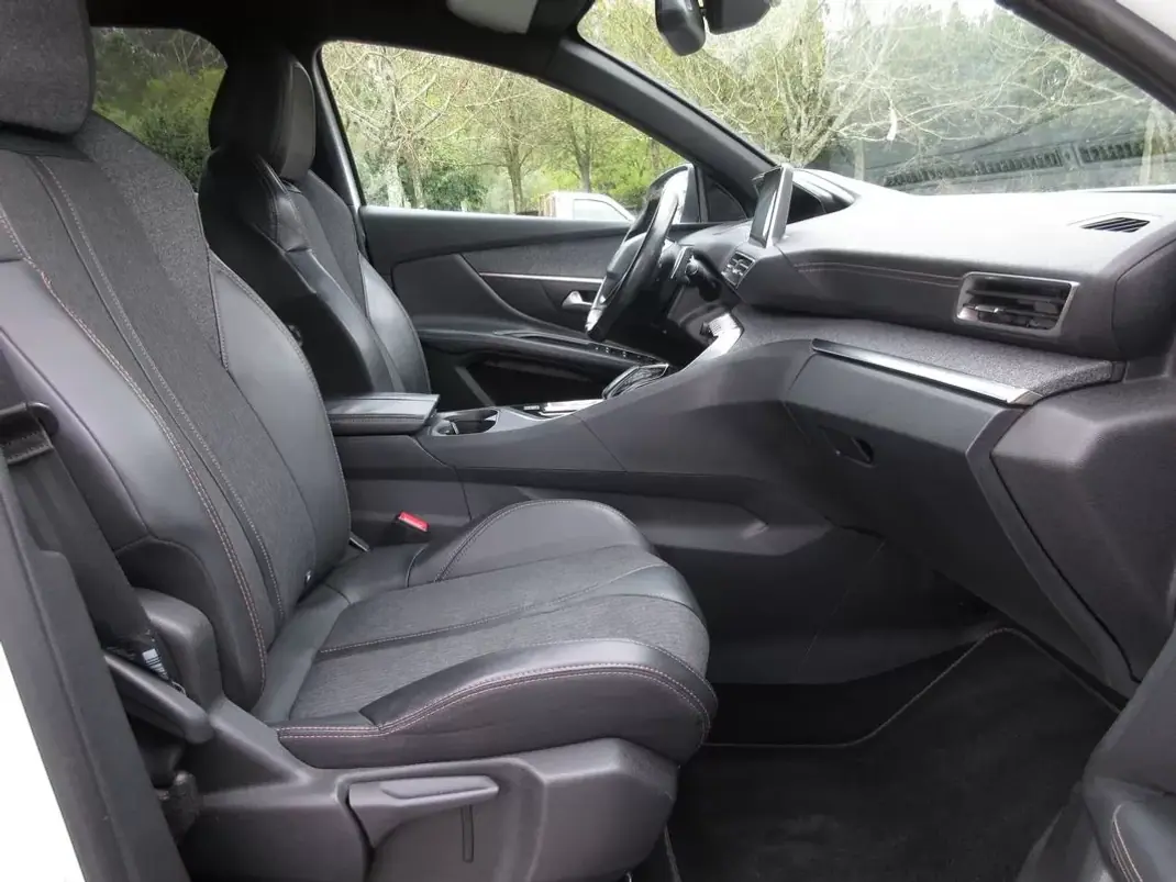 Peugeot 3008 2017 - 16990 EUR, 209000 km - 209000km - foto 30 de 48