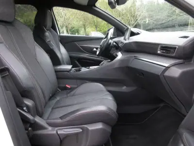Peugeot 3008 2017 - 16990 EUR, 209000 km - AUTO.MOTO.pt - 209000km - foto 30 de 48
