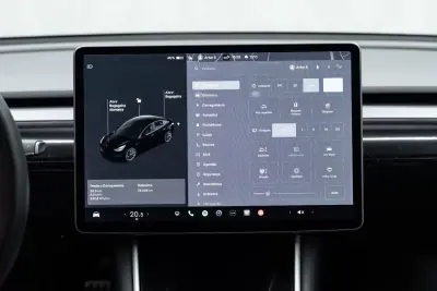 Tesla Model 3 2020 - 30950 EUR, 78000 km - AUTO.MOTO.pt - 78000km - foto 24 de 46