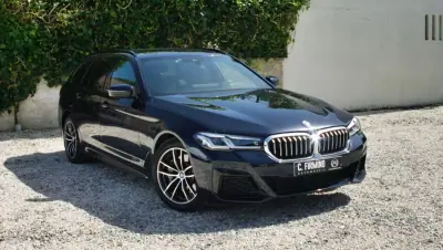 BMW 530e 2022 - 44900 EUR, 52332 km - AUTO.MOTO.pt - 52332km - foto 5 de 46