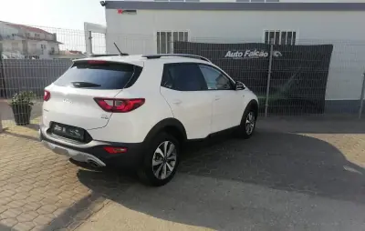 Kia Stonic 2022 - 14900 EUR, 71342 km - AUTO.MOTO.pt - 71342km - foto 10 de 20