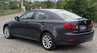 Lexus IS 220 2009 - 8500 EUR, 204441 km - AUTO.MOTO.pt - 204441km - foto 10 de 26