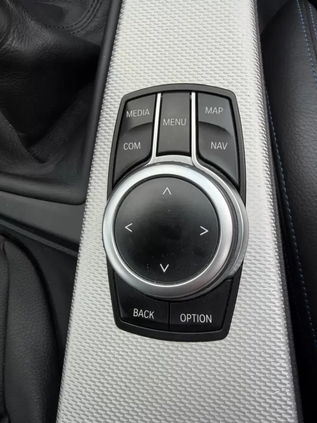 BMW 320 2019 - 23950 EUR, 152000 km - AUTO.MOTO.pt - 152000km - foto 24 de 34