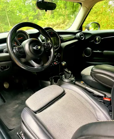 MINI 3 Portas 2015 - 15990 EUR, 138000 km - 138000km - foto 32 de 39
