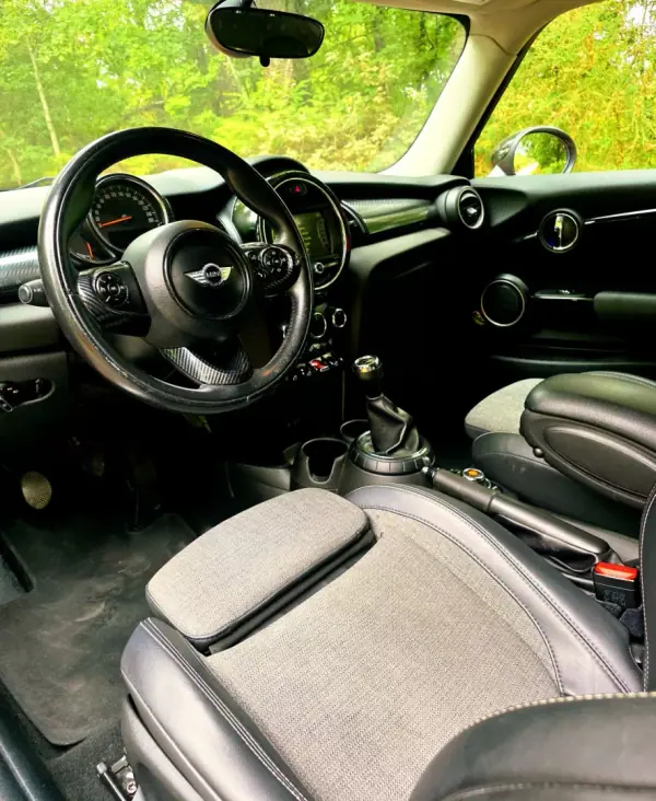 MINI 3 Portas 2015 - 15990 EUR, 138000 km - 138000km - foto 32 de 39