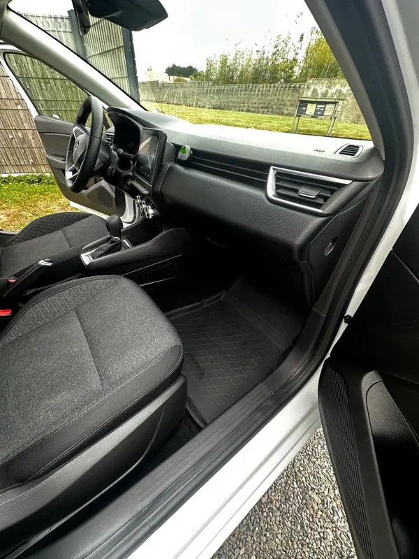 Renault Clio 2022 - 15190 EUR, 95000 km - AUTO.MOTO.pt - 95000km - foto 3 de 4