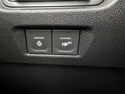 Renault Zoe 2020 - 25500 EUR, 30800 km - AUTO.MOTO.pt - 30800km - foto 8 de 34