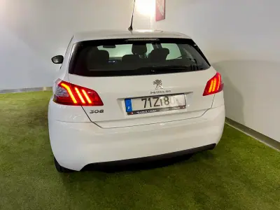 Peugeot 308 2019 - 11250 EUR, 107000 km - AUTO.MOTO.pt - 107000km - foto 7 de 27