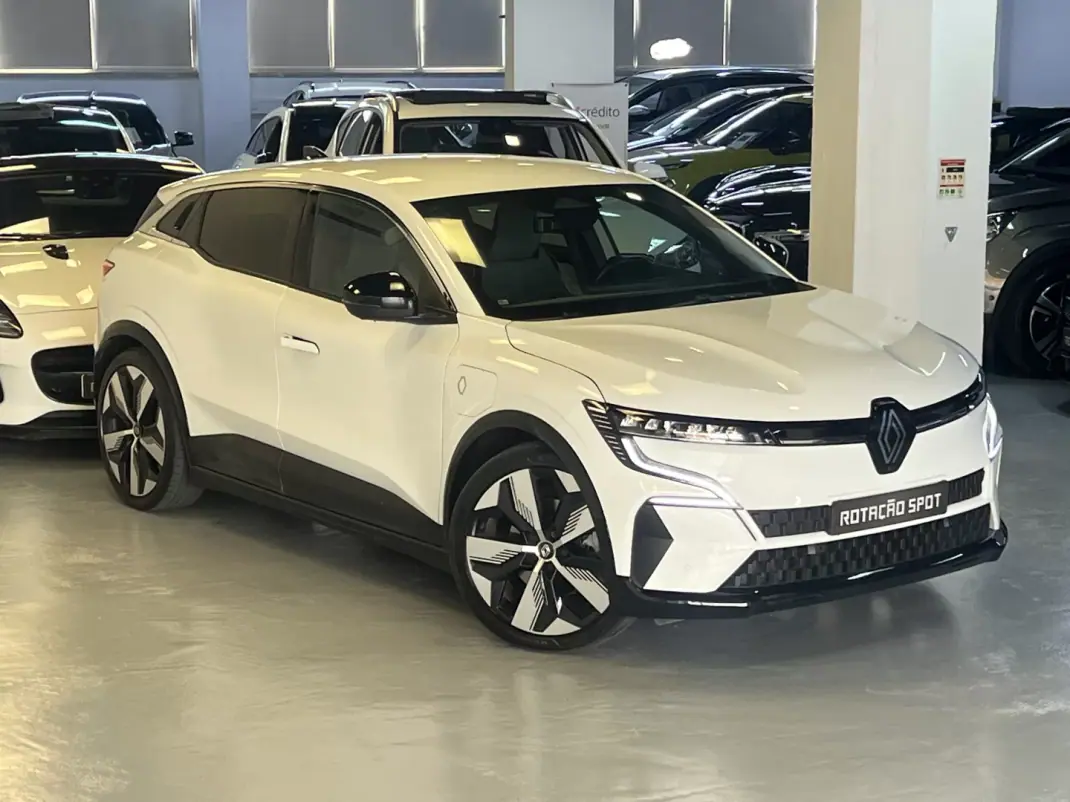 Renault Mégane E-Tech 2022 - 27990 EUR, 50000 km - AUTO.MOTO.pt - 50000km - foto 20 de 54