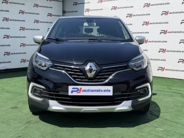 Renault Captur 2018 - 12990 EUR, 113813 km - AUTO.MOTO.pt - 113813km - foto 3 de 20