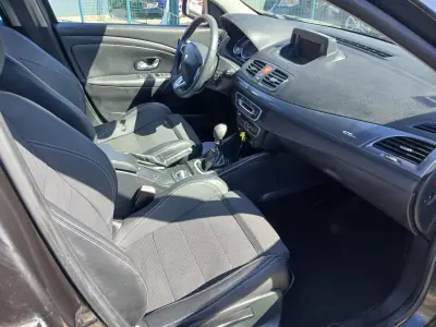 Renault Mégane 2010 - 7800 EUR, 122607 km - AUTO.MOTO.pt - 122607km - foto 25 de 29