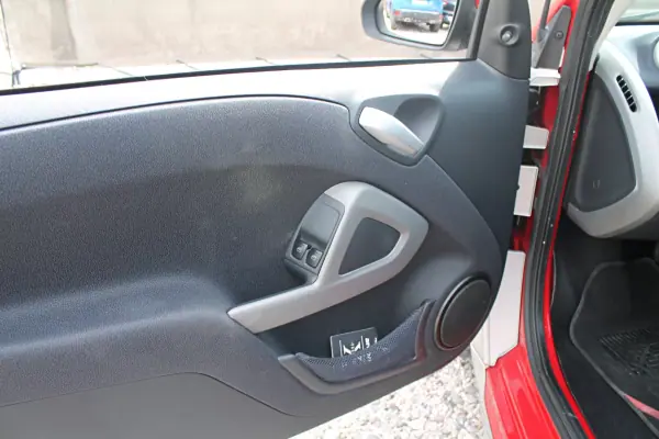 Smart Fortwo Cabrio 2014 - 8450 EUR, 58490 km - AUTO.MOTO.pt - 58490km - foto 14 de 18