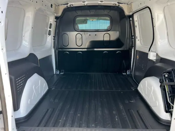 Renault KANGOO EXPRESS 1.5 DCI 115HP ENERGY MAXI BUSINESS 2021 - 14500 EUR, 45338 km - AUTO.MOTO.pt - 45338km - foto 10 de 15