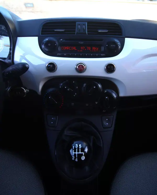 Fiat 500 2013 - 7500 EUR, 171000 km - AUTO.MOTO.pt - 171000km - foto 19 de 26