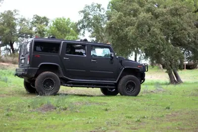 Hummer H2 2006 - 48800 EUR, 75250 km - AUTO.MOTO.pt - 75250km - foto 24 de 39