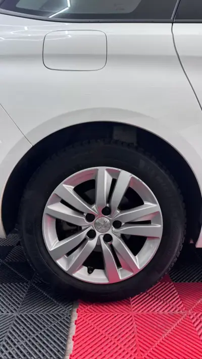 Peugeot 308 SW 2019 - 12900 EUR, 151000 km - AUTO.MOTO.pt - 151000km - foto 6 de 10