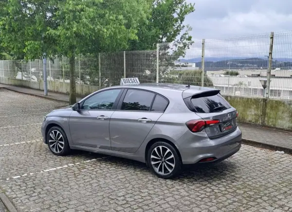 Fiat Tipo 2020 - 13500 EUR, 103000 km - AUTO.MOTO.pt - 103000km - foto 3 de 17