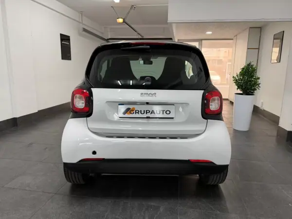 Smart ForTwo Coupé 2016 - 8990 EUR, 106408 km - AUTO.MOTO.pt - 106408km - foto 3 de 14