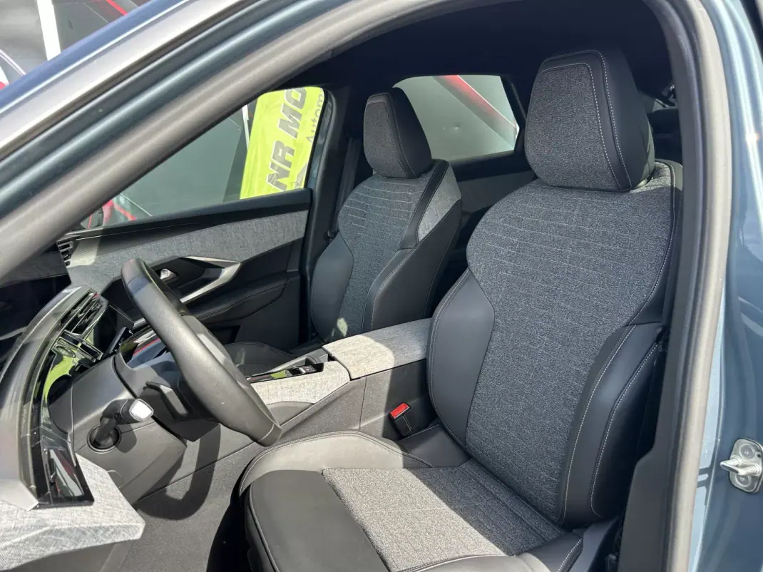 Peugeot 3008 2025 - 27947 EUR, 59500 km - 59500km - foto 11 de 21