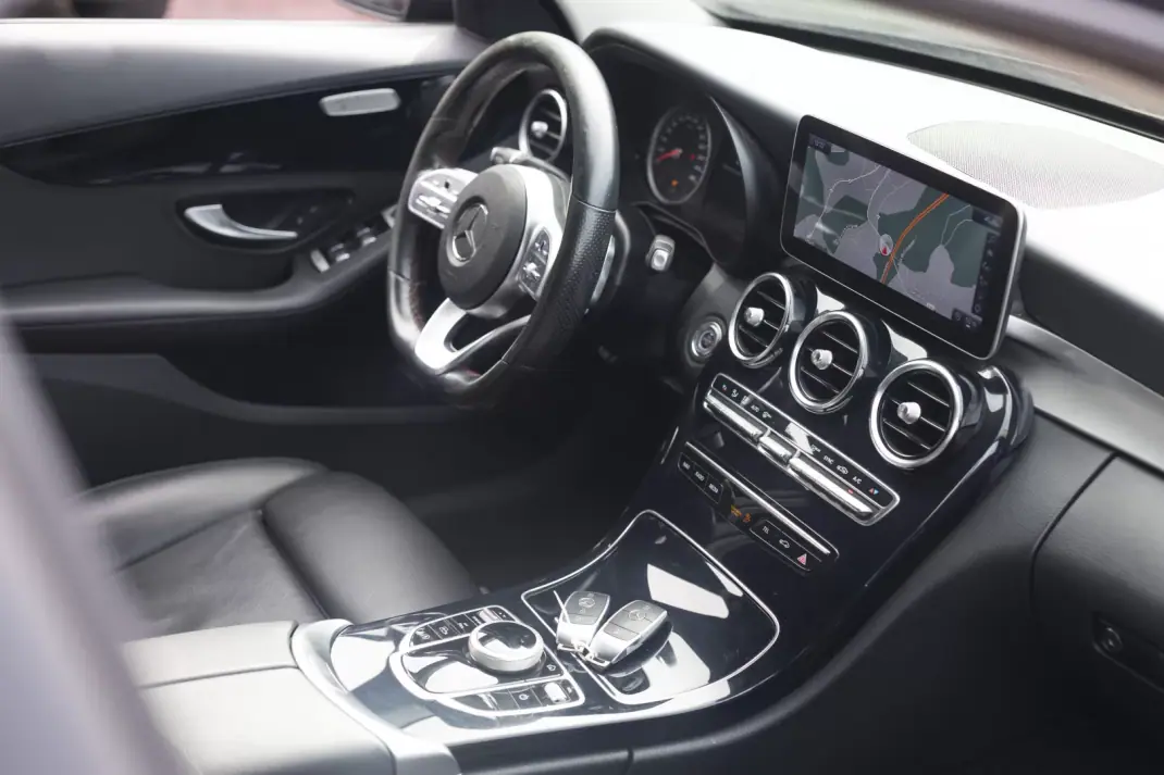 Mercedes-Benz C 180 2019 - 21900 EUR, 186430 km - AUTO.MOTO.pt - 186430km - foto 27 de 36