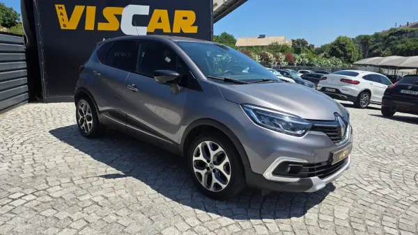 Renault Captur 2018 - 13990 EUR, 85000 km - AUTO.MOTO.pt - 85000km - foto 7 de 23