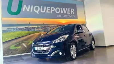 Peugeot 208 2019 - 8299 EUR, 136000 km - AUTO.MOTO.pt - 136000km - foto 9 de 48